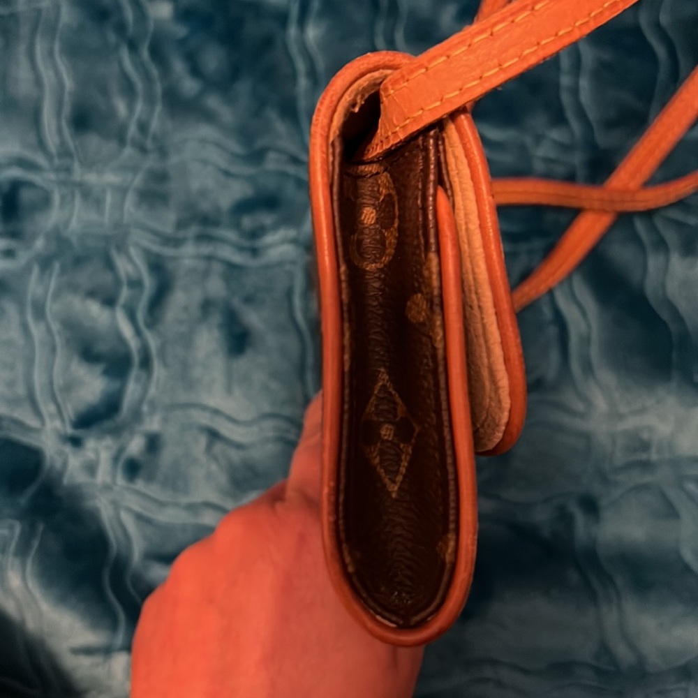 Louis Vuitton Clutch OR Shoulder OR Crossbody Bag - Picture 6 of 9